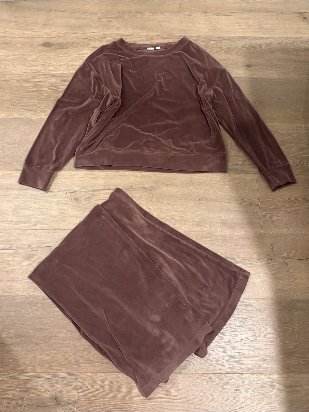 GAP Women's Velvet Lounge Set in Mauve Brown